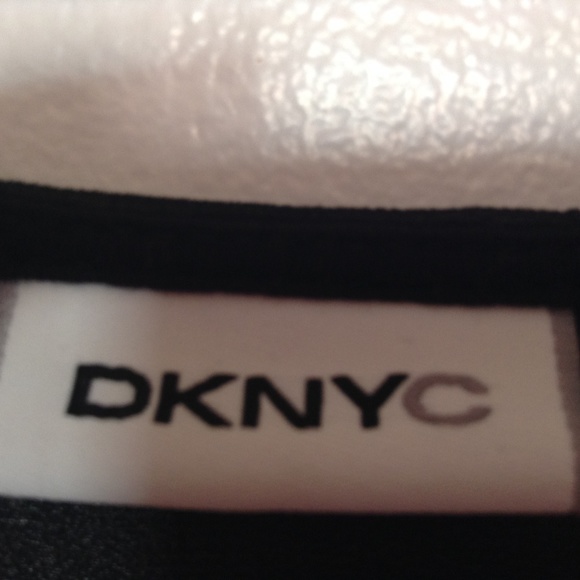 DKNYC blue & black striped top with cap sleeves - Picture 4 of 6